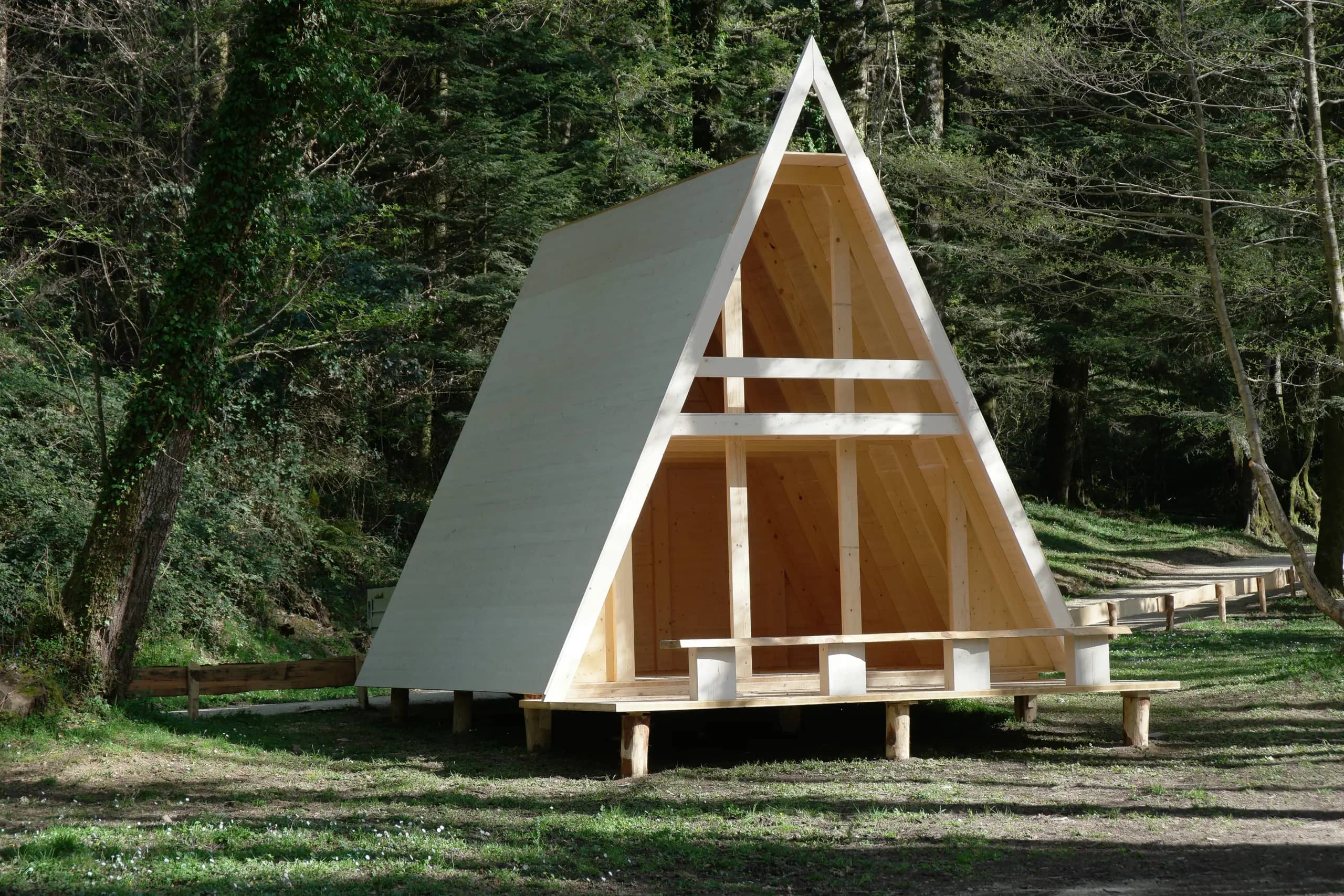 A-Frame Ecolive montata nel bosco
